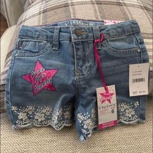 Vigoss little girl shorts in size 6